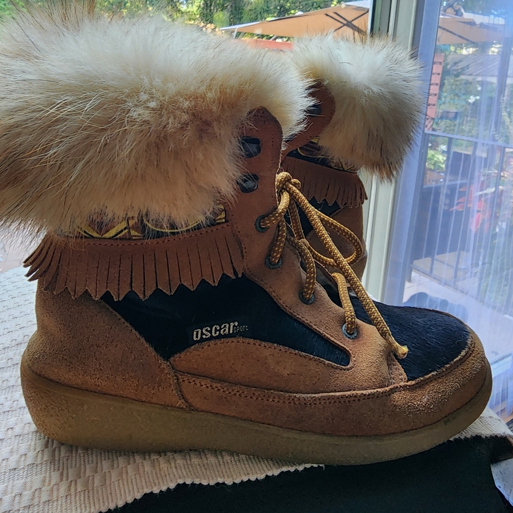 OSCAR.Tan and Black Fur Boots.Size 41.Us 9.Very Good Condition
